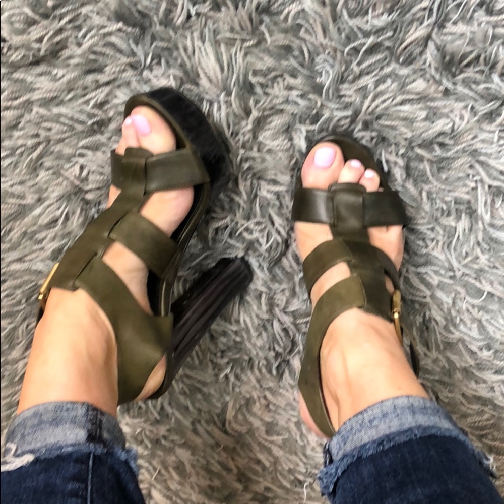 Army green Rachel Zoe leather chunky heels